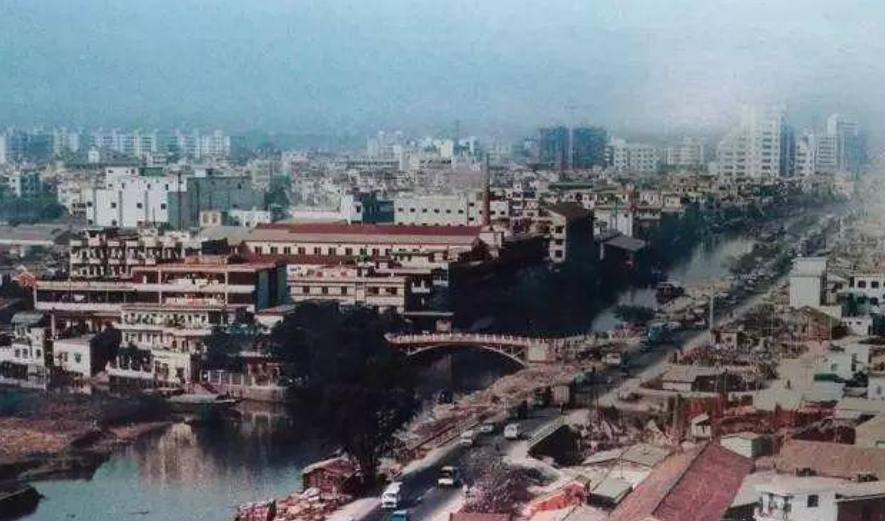 Lecong Furniture Market in 1990s.png