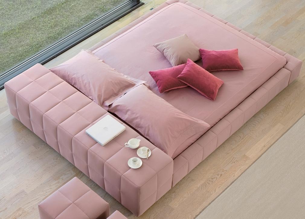 square bed